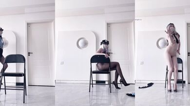 ❣️推荐❣️推特极品嫩妹【冰冰爱跳舞】收费私拍第二弹，各式各样情趣丝袜装裸舞 (17)